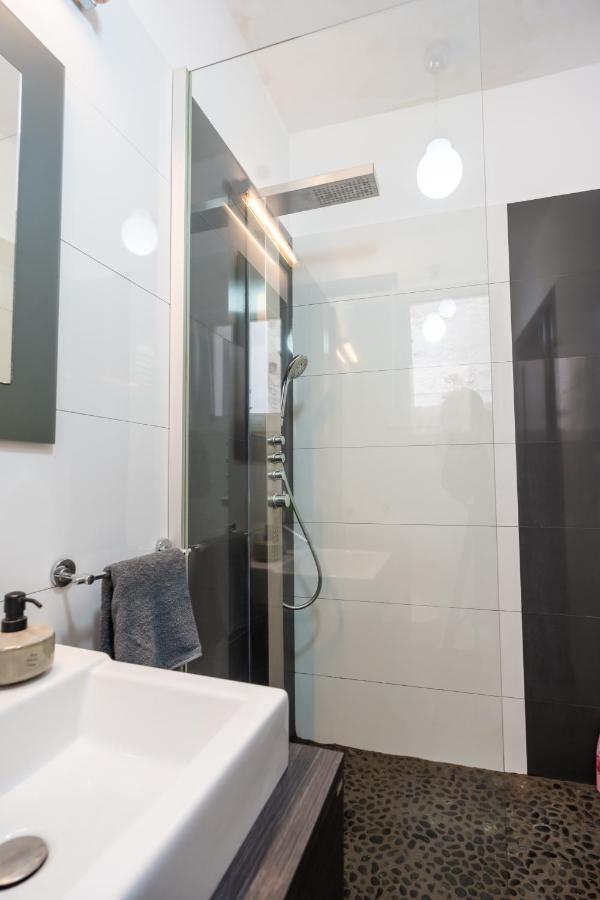 Cozy & Spacious Flat Near Victoriei Square Bucareste Exterior foto