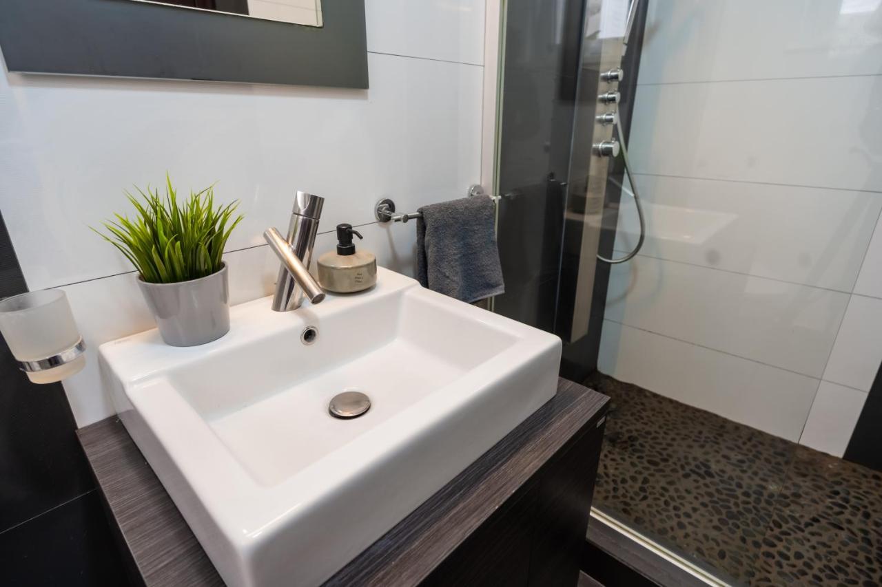 Cozy & Spacious Flat Near Victoriei Square Bucareste Exterior foto