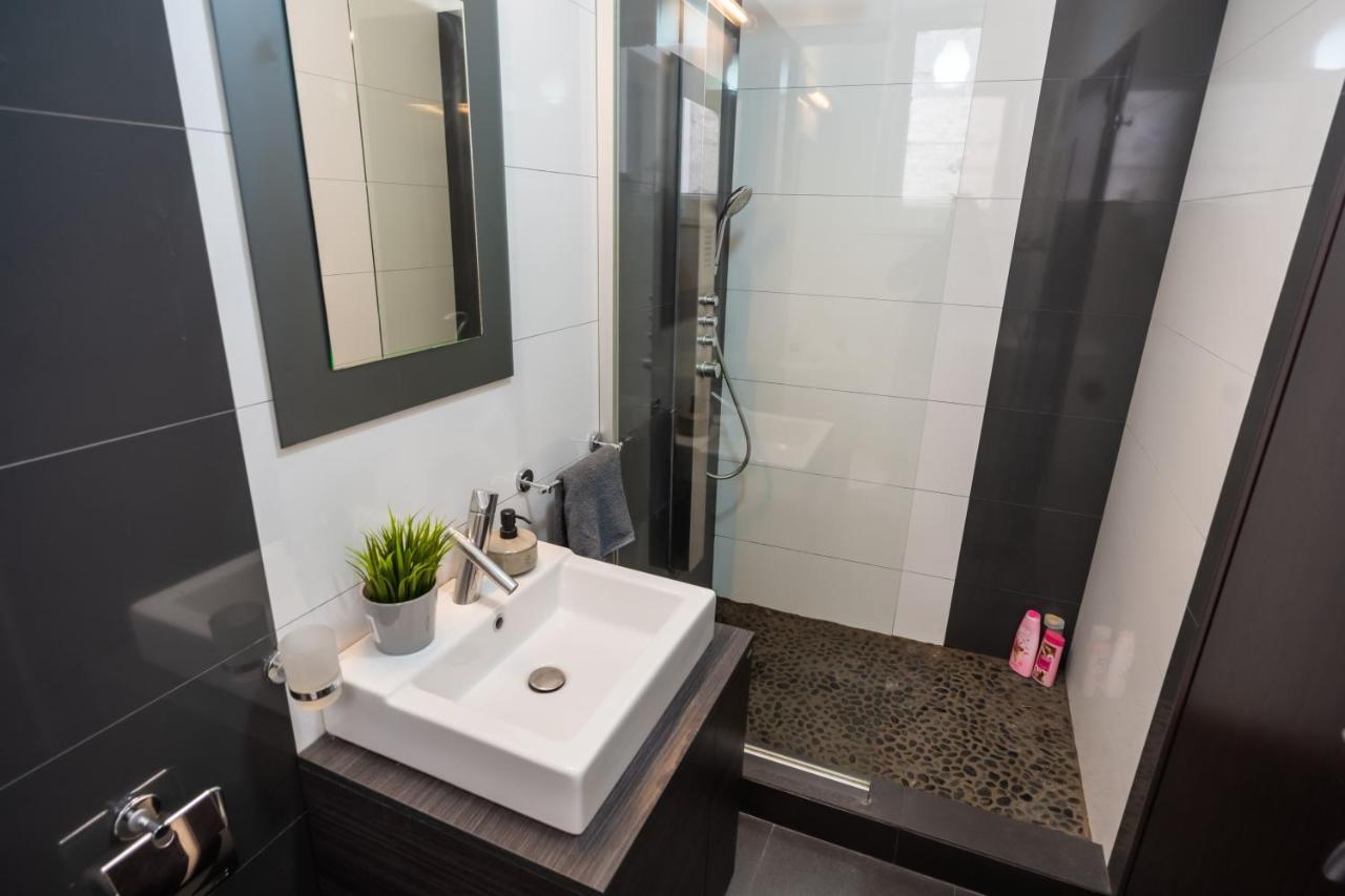 Cozy & Spacious Flat Near Victoriei Square Bucareste Exterior foto